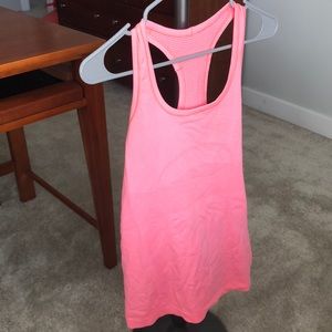 Lulu Lemon Tank Coral. Used but in good condition